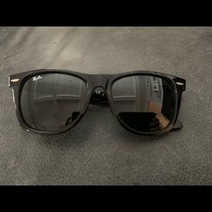 Rayban wayfarer sunglasses with case.